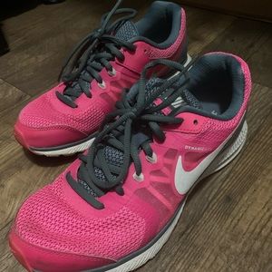 Pink & Grey Nike Dynamic